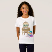 Niedliche Sloth School Desk Mathe Writing Reading T-Shirt (Vorne ganz)