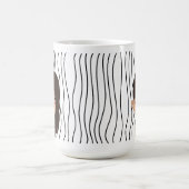 Niedliche Smirking Frau Stripte Tasse. Such dir au Kaffeetasse (Mittel)