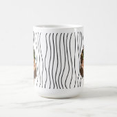 Niedliche Smirking Frau Stripte Tasse. Such dir au Kaffeetasse (Mittel)