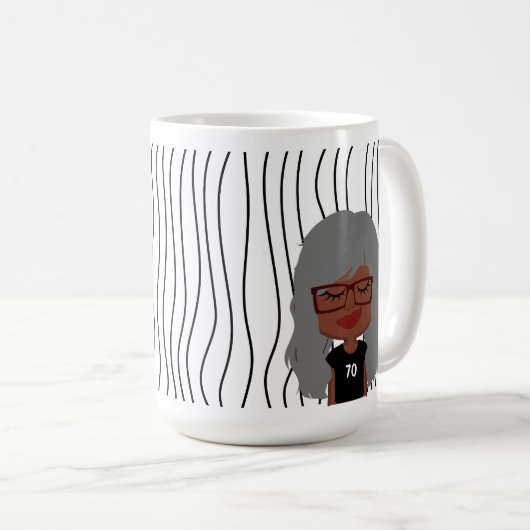 Niedliche Smirking Frau Stripte Tasse. Such dir au Kaffeetasse (VorderseiteRechts)