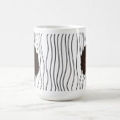 Niedliche Smirking Frau Stripte Tasse. Such dir au Kaffeetasse (Mittel)