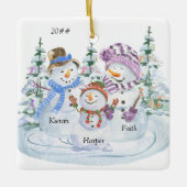 Niedliche Snowman-Familie von 3 Personalisierten W Keramikornament (Vorderseite)