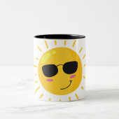 Niedliche Sonne und Wolke Zweifarbige Tasse (Mittel)