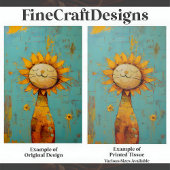 Niedliche Sonnenblumenkatze, die das Sonnenanstric Seidenpapier