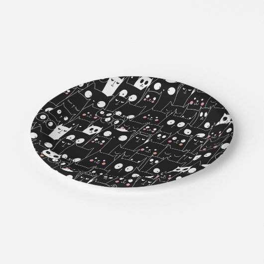 Niedliche Spooky Halloween Schwarz-weißer Cartoon Pappteller (Schrägansicht)