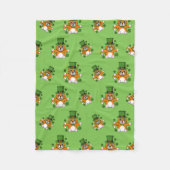 Niedliche St Patrick's Day Cat mit Kleeblättern Ca Fleecedecke (Vorderseite)