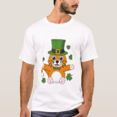 Niedliche St Patrick's Day Cat mit Kleeblättern Ca T-Shirt (Vorderseite)