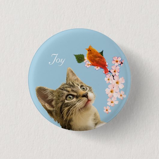 Niedliche Tabby-Katze, Blume und Roter Little-Voge Button (Vorderseite)