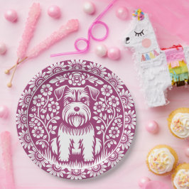 Niedliche Terrier Welpe in einem Blumengarten - be Pappteller