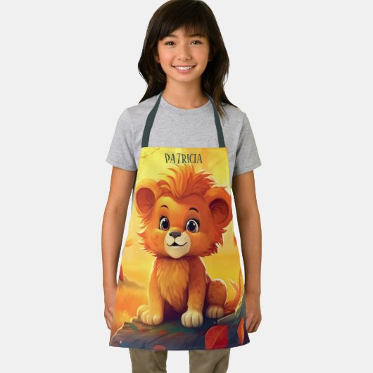 Niedliche Tierfreunde von Löwen tragen ihren Namen Schürze (Insitu)