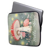 Niedliche Tiny Fee auf der Pilzdecke Laptopschutzhülle (Vorderseite Links)