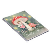 Niedliche Tiny Fee auf der Pilzdecke Notizblock (Rechte Seite)