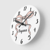 Niedliche, trendige rosafarbene Bogen in schwarz Runde Wanduhr (Winkel)