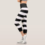 Niedliche, trendige Schwarz-Weiß Streifen Capri Leggings<br><div class="desc">Ein niedliches Design aus Schwarz und Weiß Streifen Capri Leggings. Es ist ideal für Yoga Outfit, Aerobic Outfit, Joggen Outfit, tägliche lässige Kleidung etc, und es macht ein großartiges Geburtstagsgeschenk, Weihnachtsgeschenk etc. für sie. Ich hoffe, es gefällt dir.</div>