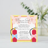 Niedliche Trendy Fire Fighter & Butterfly Gender-S Einladung (Stehend Vorderseite)