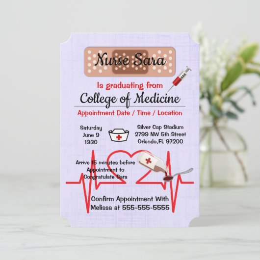 Niedliche trendy Medical Nursing School Graduate Einladung (Stehend Vorderseite)