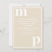 Niedliche trendy Monogram Champagne Beige Wedding Einladung (Vorderseite)
