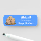 Niedliche Trio-Cartoon-Abbildung Namensschild (Beispiel)