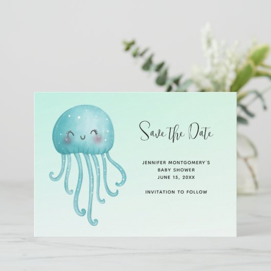 Niedliche und glückliche Blue-Green Jellyfish Baby Save The Date (Stehend Vorderseite)