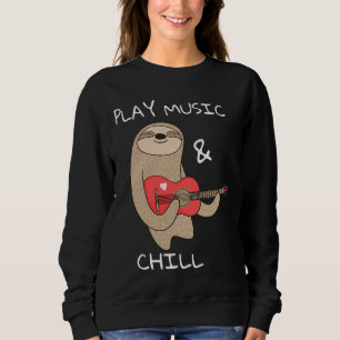 Niedliche und sonnige Schlampe mit Musik und Kill Sweatshirt