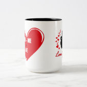 Niedliche Valentinstag-Tasse Zweifarbige Tasse (Mittel)