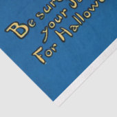 Niedliche Vintage Kinder, die Halloween-Kürbis tra Seidenpapier (Ausschnitt)