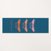 Niedliche Vintage Rosa Schmetterlingsdarstellung Yogamatte (Vorderseite (Horizontal))