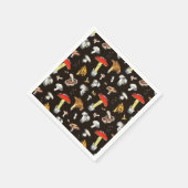 Niedliche Waldpolster-Pilze aus dunkelbraunem Anba Serviette (Ecke)
