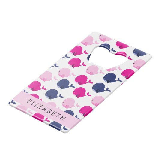 Niedliche Wale, Walmuster, Ihr Name Geldbeutel Flaschenöffner (Rückseite Schrägansicht)
