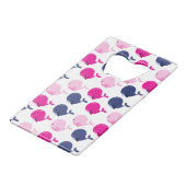 Niedliche Wale, Walmuster, Meerestiere Geldbeutel Flaschenöffner (Vorderseite Schrägansicht)