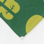 Niedliche Wanzen essen grünes Blatt Fleecedecke (Ecke)