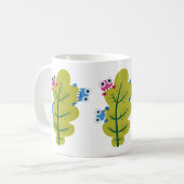 Niedliche Wanzen essen grünes Blatt Kaffeetasse (Vorderseite Links)