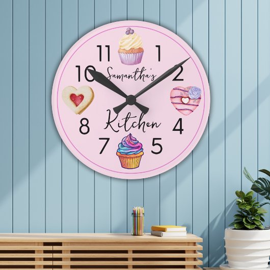 Niedliche Wasserfarbe Kuchen Personalisiert Pink K Runde Wanduhr