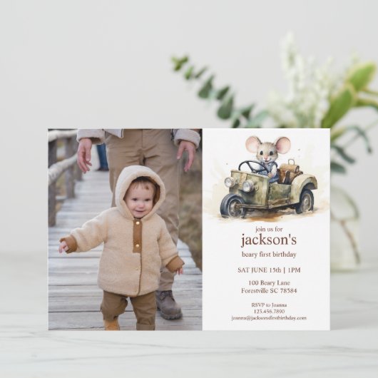 Niedliche Wasserfarbe Maus in grünem Auto 1. Gebur Einladung (Stehend Vorderseite)