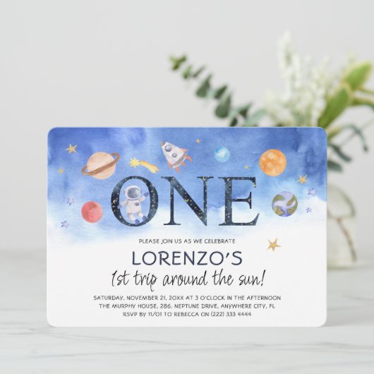 Niedliche Wasserfarbe Weltraumjunge Junge 1. Gebur Einladung (Stehend Vorderseite)