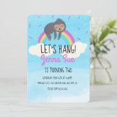 Niedliche Watercolor Sloth Rainbow Birthday Party Einladung (Stehend Vorderseite)
