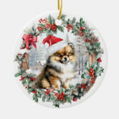 Niedliche Weihnachtsmannmütze für einen Hund zu We Keramik Ornament (Vorne)