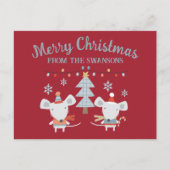 Niedliche Weihnachtsmäuse und Baum auf Burgund Rot Postkarte (Vorderseite)