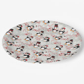 Niedliche Weihnachtspenguins Herz & Candy Muster Pappteller (Schrägansicht)