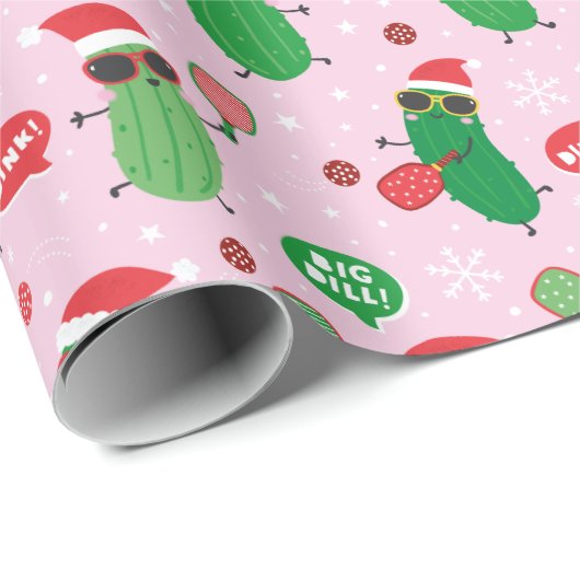 Niedliche Weihnachtsschlösser auf hellrosa Geschenkpapier (Rolleneckpunkt)