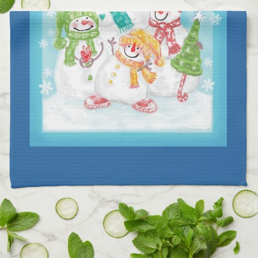 Niedliche Weihnachtsschneefamilie im Schnee Geschirrtuch (Gefaltet)