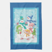 Niedliche Weihnachtsschneefamilie im Schnee Geschirrtuch (Vertikal)