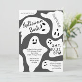 Niedliche, weiße Geister Grauform Halloween Bash Einladung (Stehend Vorderseite)