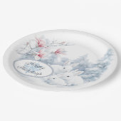 Niedliche weiße Kaninchen im Winterschnee Pappteller (Schrägansicht)