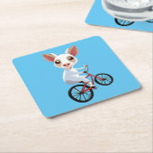 Niedliche, weiße Ziege auf dem Fahrrad Rechteckiger Pappuntersetzer (angewinkelt)