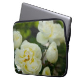 Niedliche Weißrosen für positive Laptopschutzhülle (Vorderseite Links)