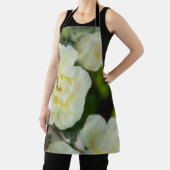 Niedliche Weißrosen für positive Schürze (InSitu)