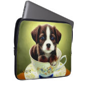 Niedliche Welpe in einem Teacup Laptopschutzhülle (Vorne Rechts)