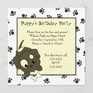 Niedliche Welpe mit Knochen Einladung