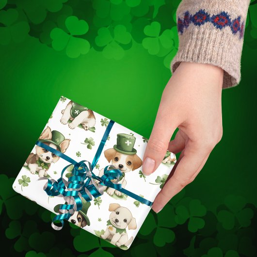 Niedliche Welpen Green Hat Kleeblatt St. Patrick's Geschenkpapier